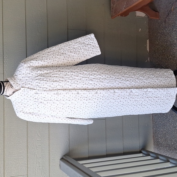 The Vermont Country Store Mini Floral Cotton Quilted House Coat Size M White - Picture 4 of 15